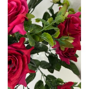 Букет Роза искусственная остролистная Элитная с добавками из пластика. 500001